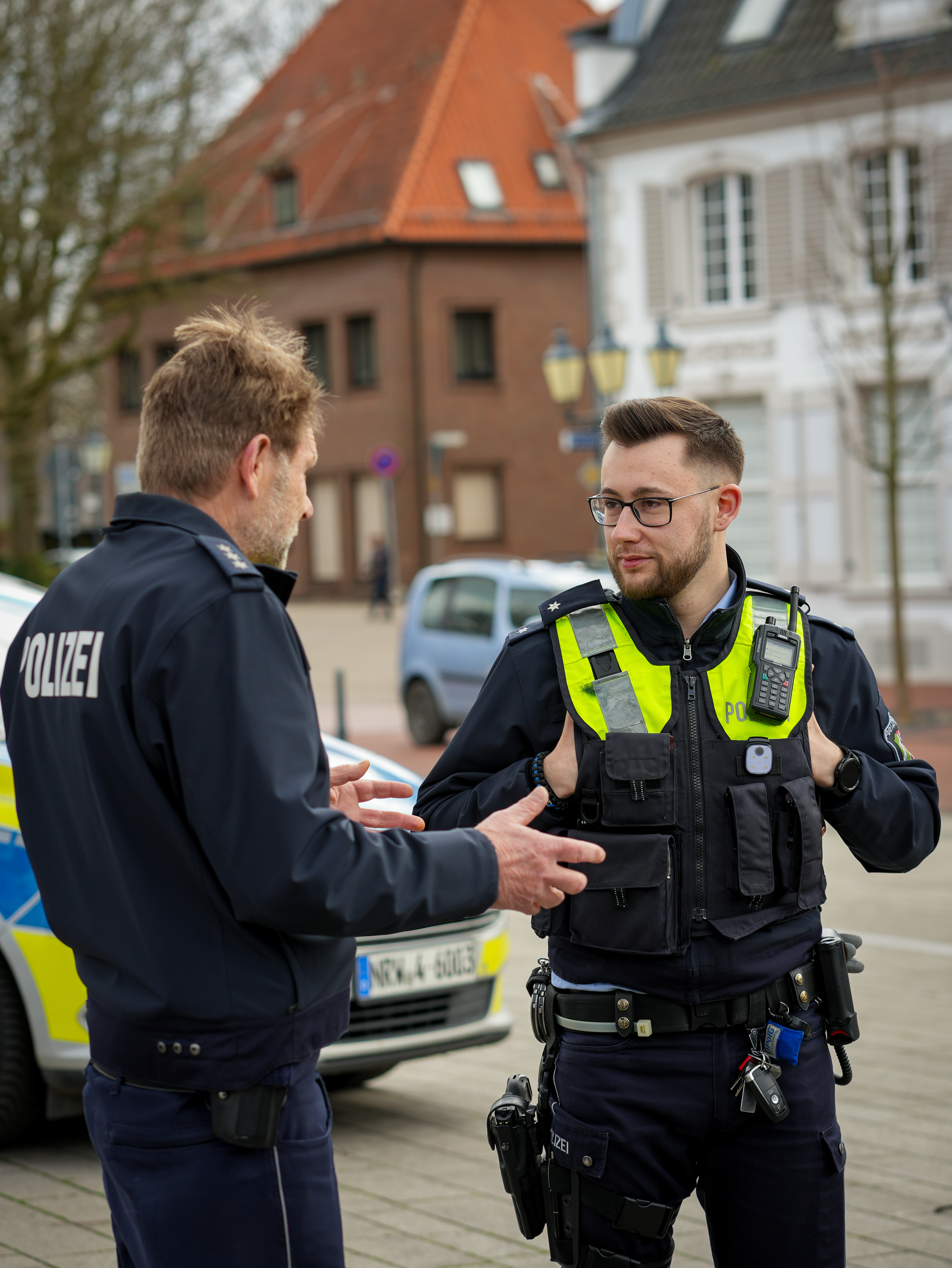 Polizisten im Gespräch
